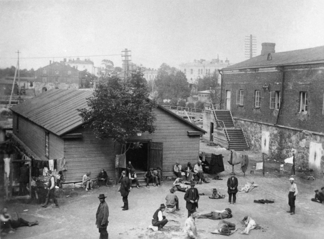 Civil_War_Prison_Camp_in_Helsinki (1)